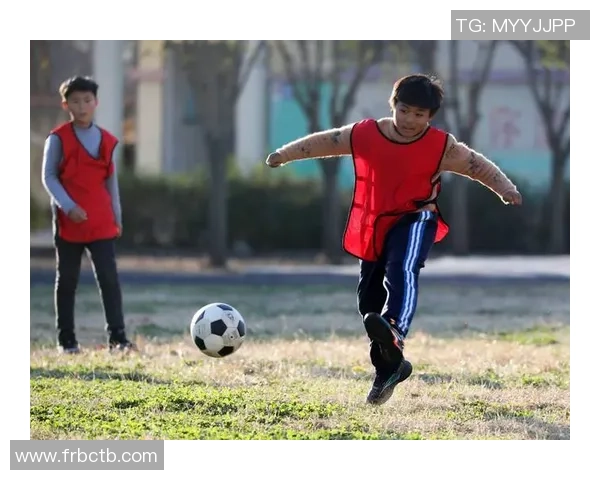 足球明星亲临村超赛场感受乡村足球魅力与激情的完美结合